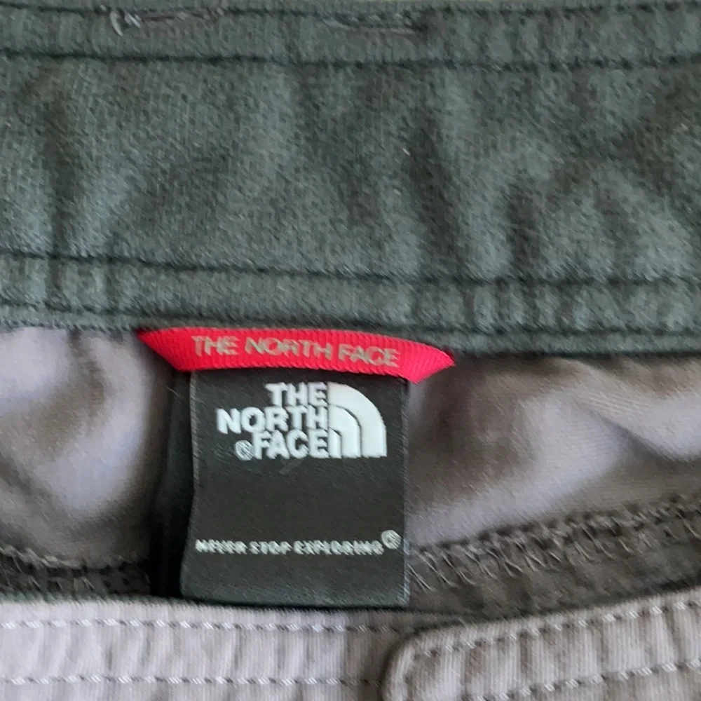 The North Face Hiking Trail Shorts Taupe Brown Gray Zip Pocket Size 8 EUC